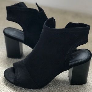 Open toe block heel